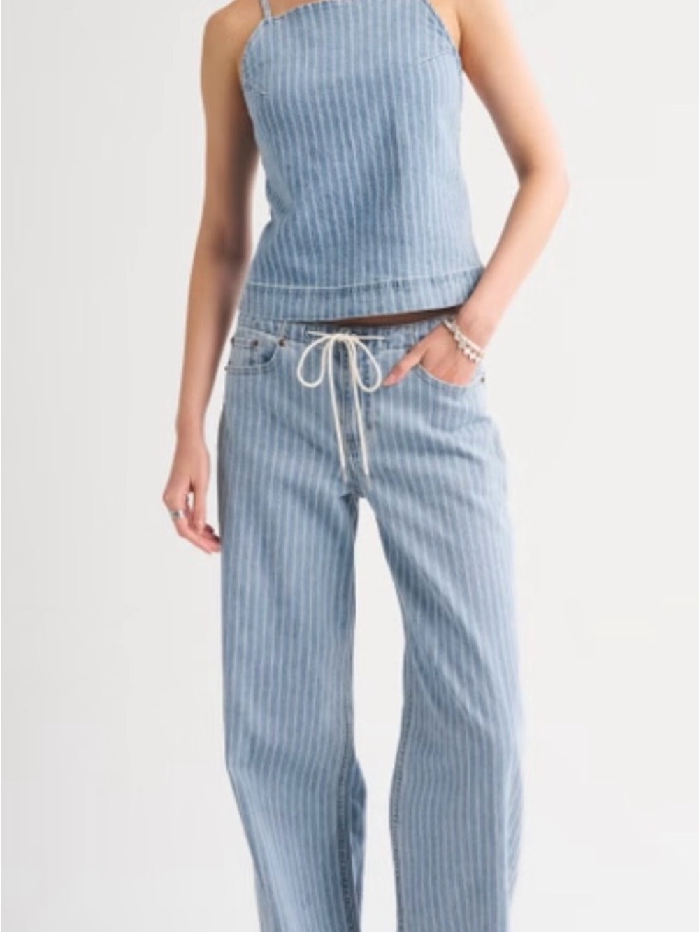 Abercrombie & Fitch Bra-Free Linen-Blend Denim Tie-Back Cami in Denim Stripe
